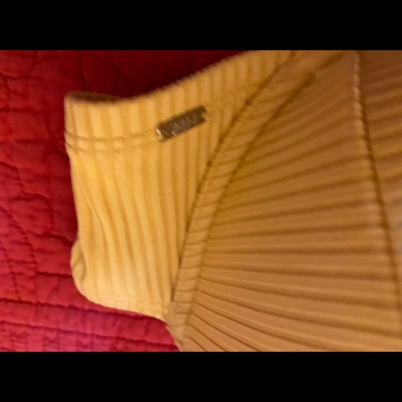 Yellow Victoria’s Secret/Pink large push up padded swim suit top. - Picture 3 of 4